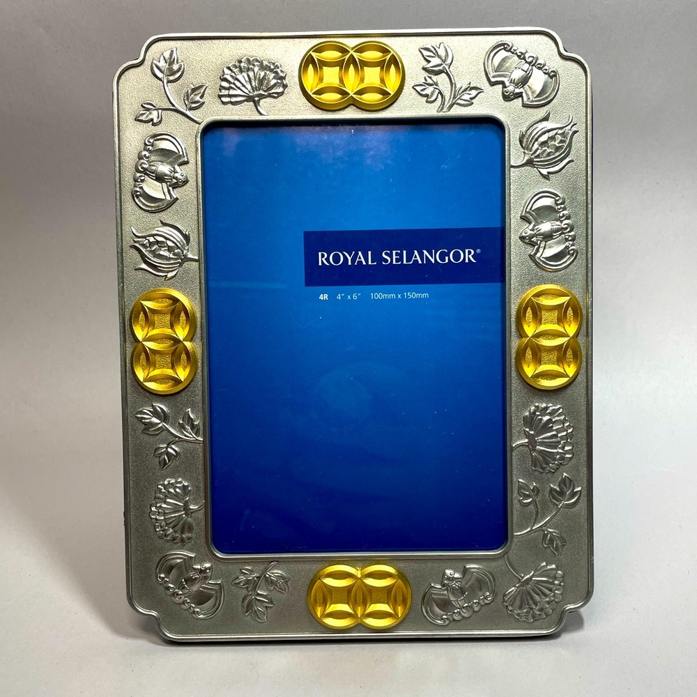 Royal Selangor Double Coin Pewter & 24K Gold Photoframe holds 4R / 4” x 6” photo